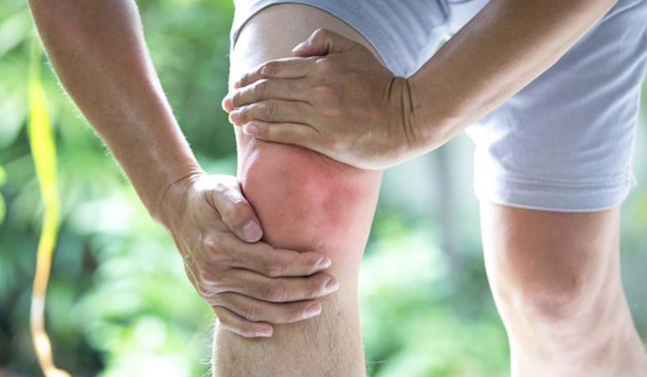 Knie- en gewrichtspijn? Drink dit geheime drankje en kijk wat er gebeurt!