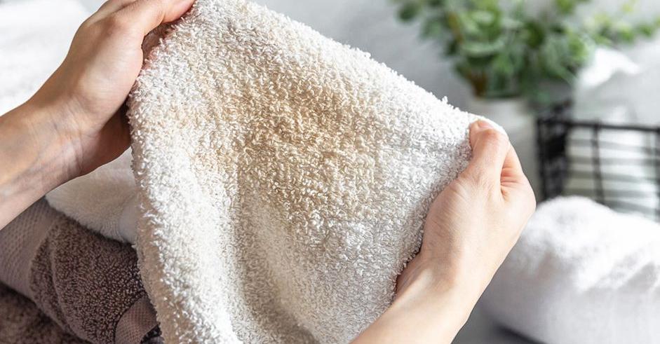 Waarschuwing van dermatologen: Zo vaak hoor je jouw handdoek te verwisselen