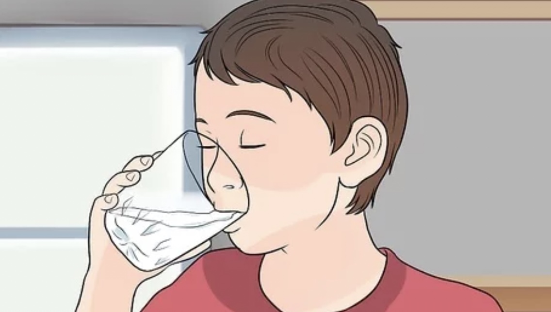 Dit is de reden waarom jij elke ochtend een glas warm water op een lege maag moet drinken