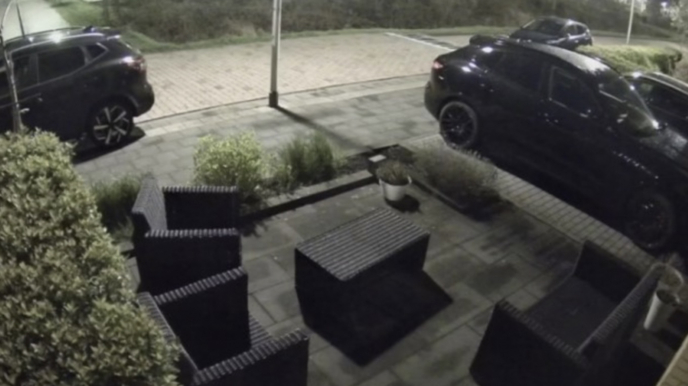 Mensen in Amersfoort doodsbang nadat deze camerabeelden in een woonwijk rondgaan in de nacht
