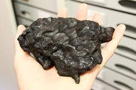 Mensen komen er nu pas achter waar kauwgom echt van gemaakt is en hier word je niet blij van