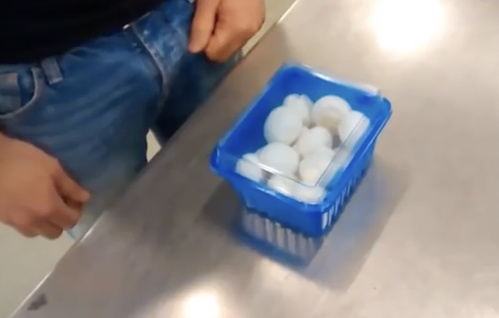 Aha! Hier gebruik je de deksel van het champignonbakje dus voor