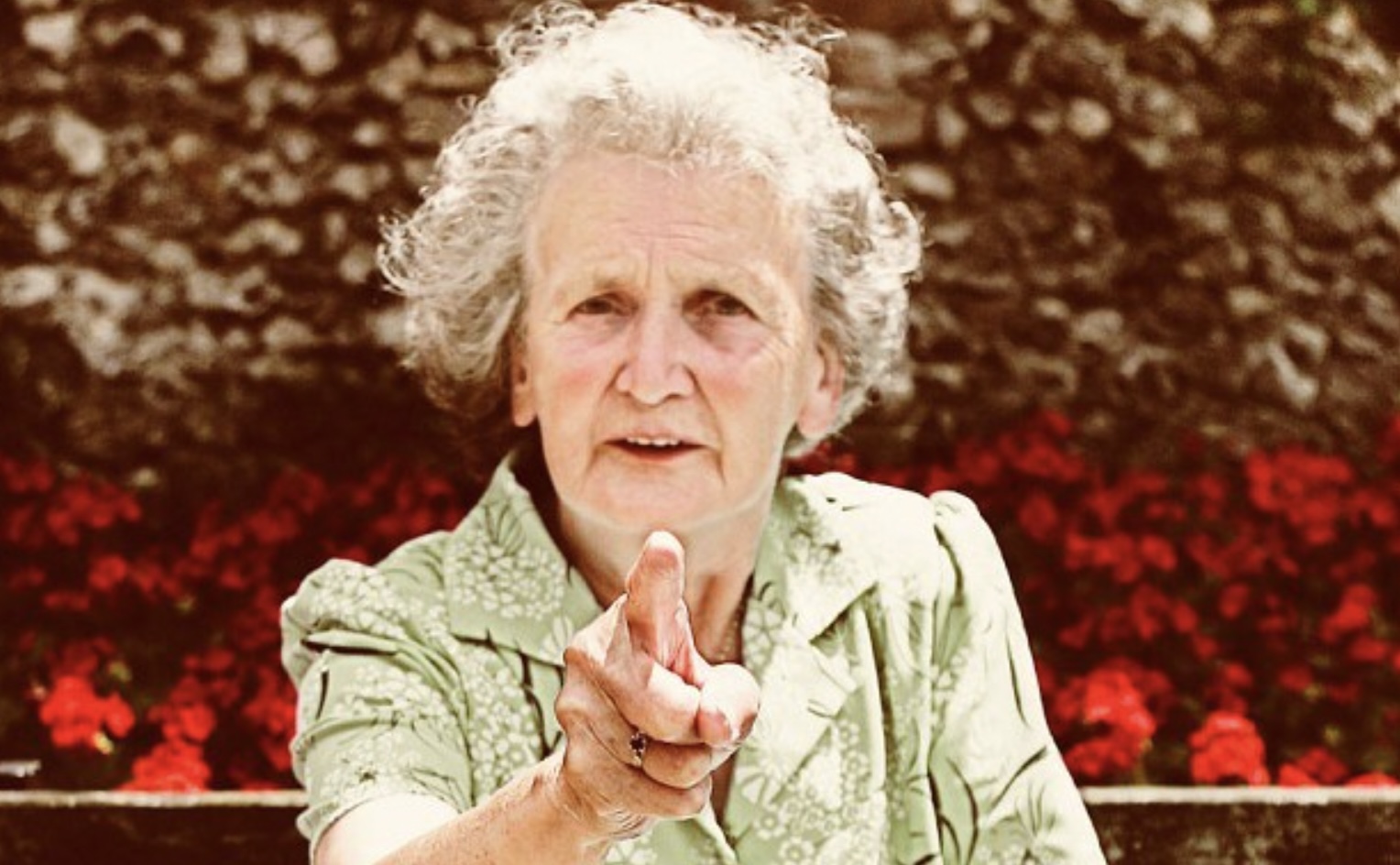 Anna: “Onze buurvrouw vindt dat ik mijn peuter en baby stil moet houden, anders belt ze Veilig Thuis”