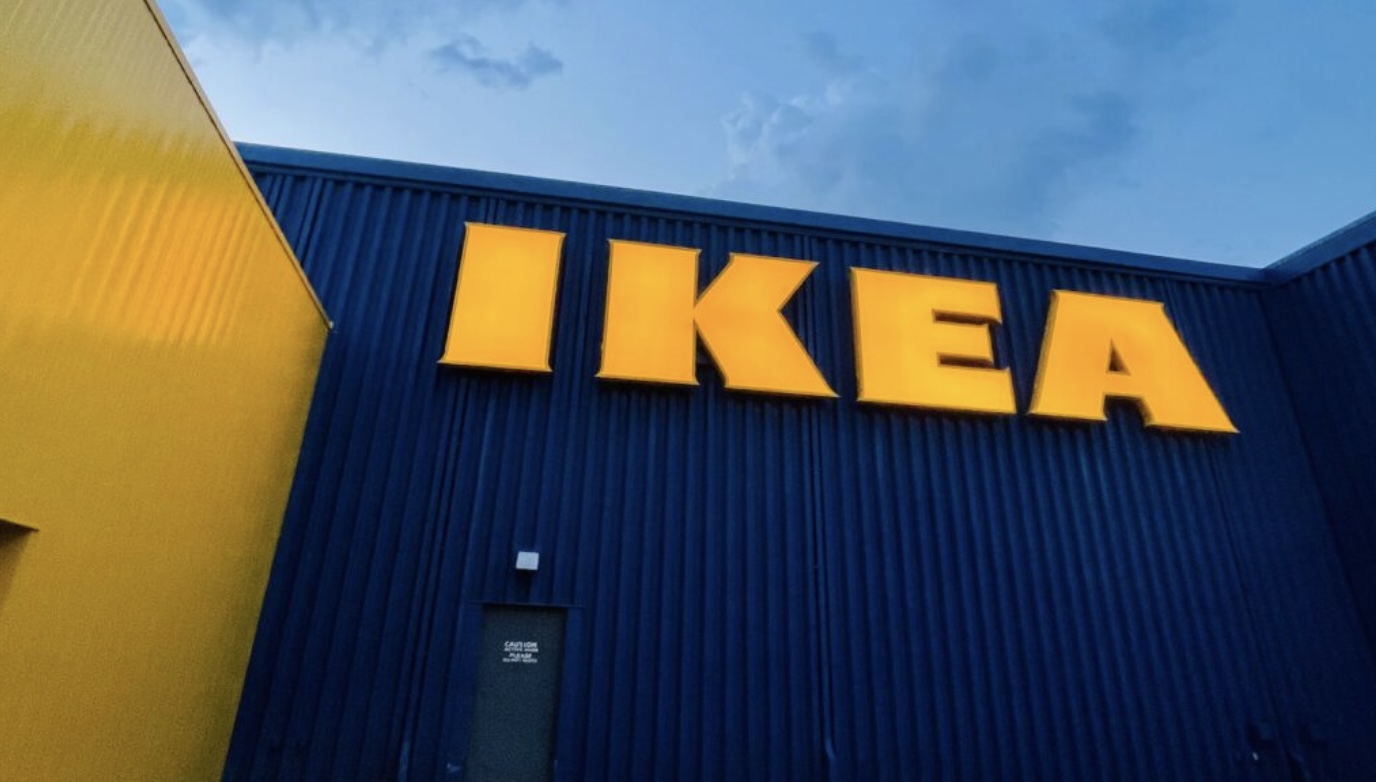 Mensen realiseren zich nu pas waar ‘IKEA’ voor staat en het is verbazingwekkend