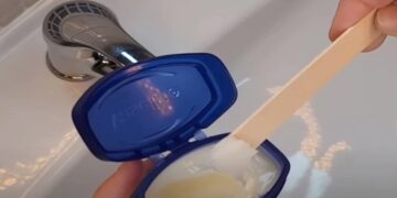 Dit is waarom je een pot Vaseline in de gootsteen wil zetten