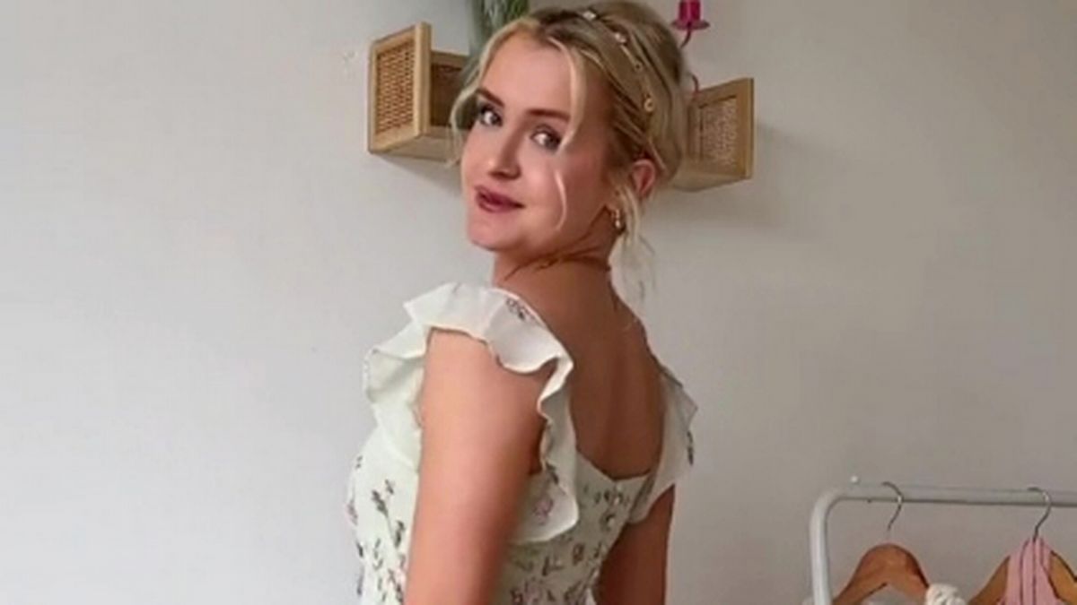 ZIEN: Vrouw vindt perfecte jurk voor een trouwerij, maar mensen zien een heel groot probleem