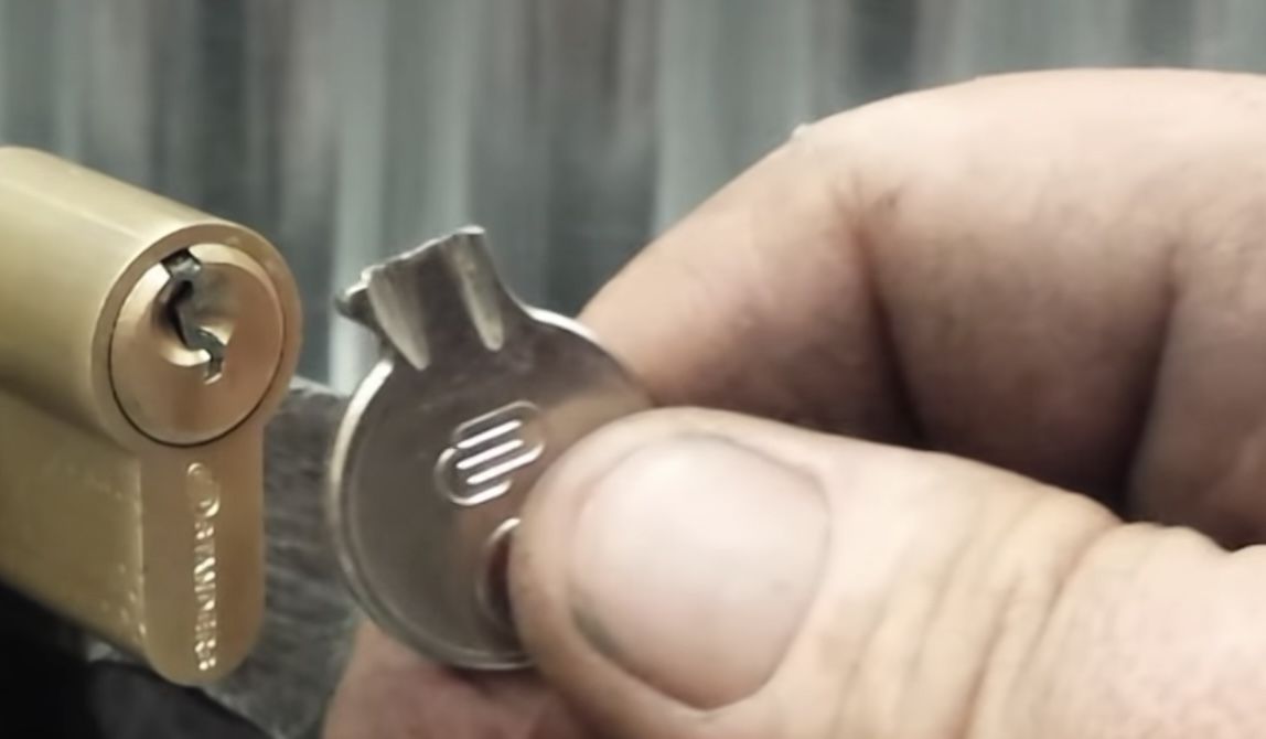 Slotenmaker onthult groot geheim: “Collega’s gaan boos worden”