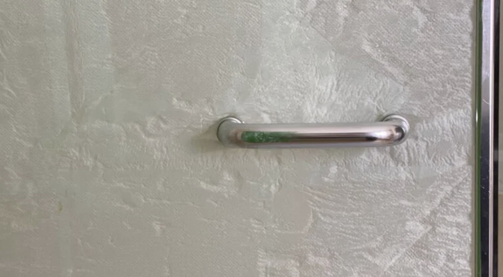 SUPERTIP: Last van vieze douchedeuren? DIT is de oplossing!