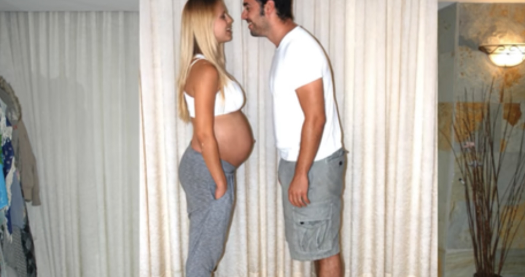 Zijn vrouw was zwanger, hij maakte een geweldige foto-video! Let op wanneer ze het badje uitstapt…