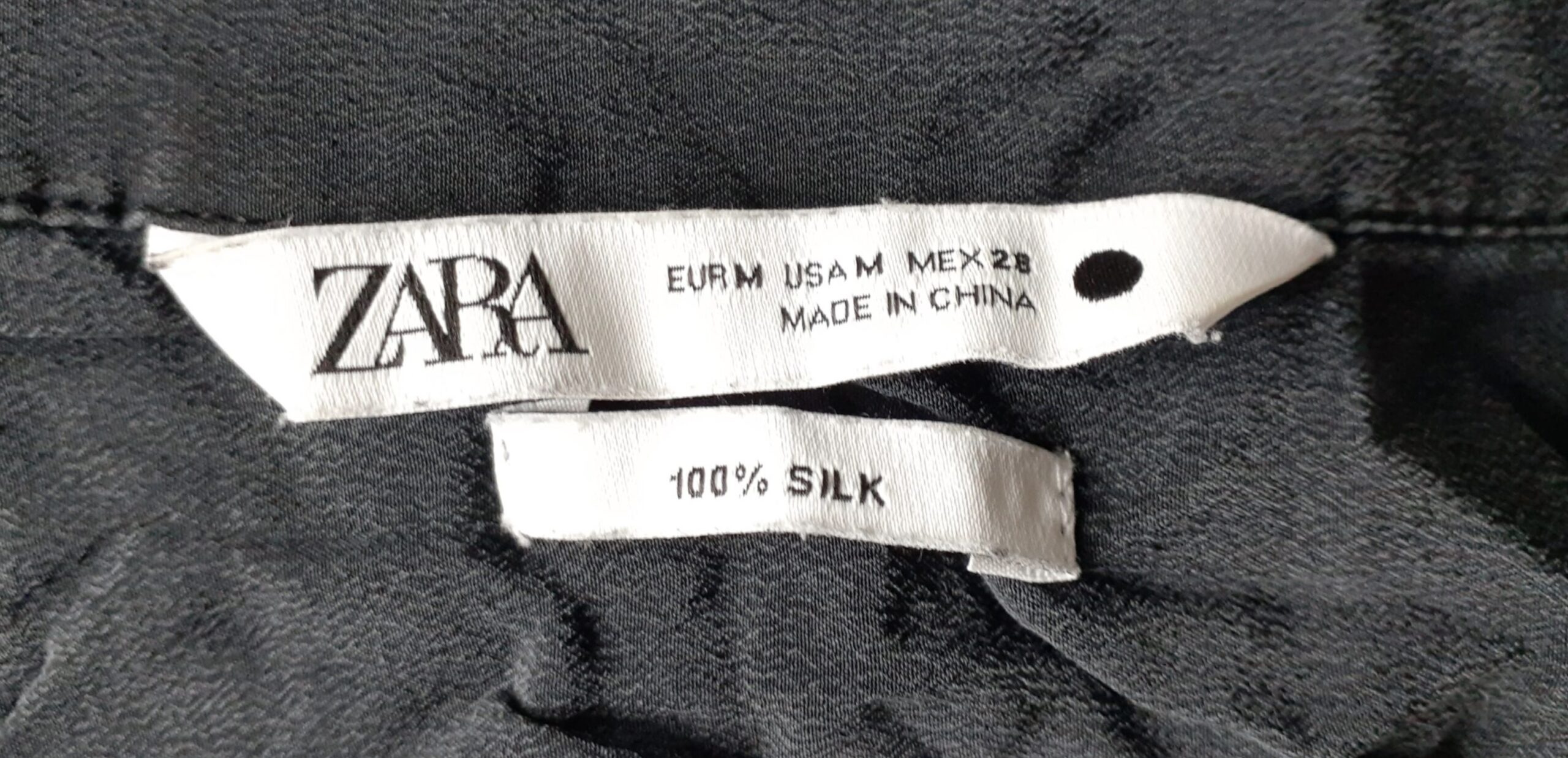 Dit is de gruwelijke reden waarom je nieuwe kleding altijd moet wassen voordat je het draagt!