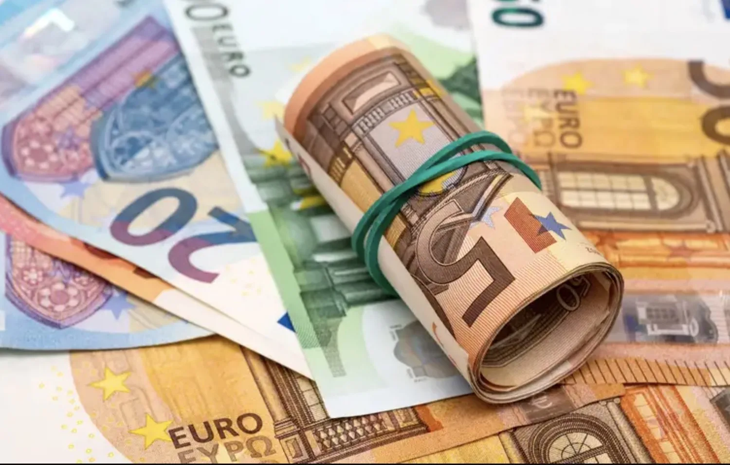 contant-opnemen-banken-jpg.webp - Info Vandaag