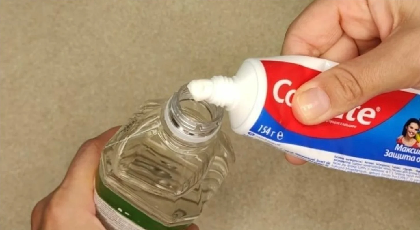 Ze mixt tandpasta met natuurazijn – de reden? Dit ga ik vandaag nog proberen