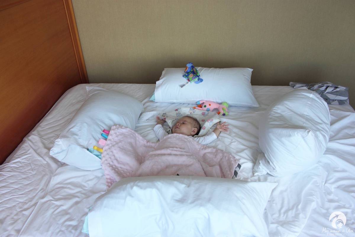 Zara: ”Ik mag onze baby niet alleen op de hotelkamer laten van mijn vriend.”