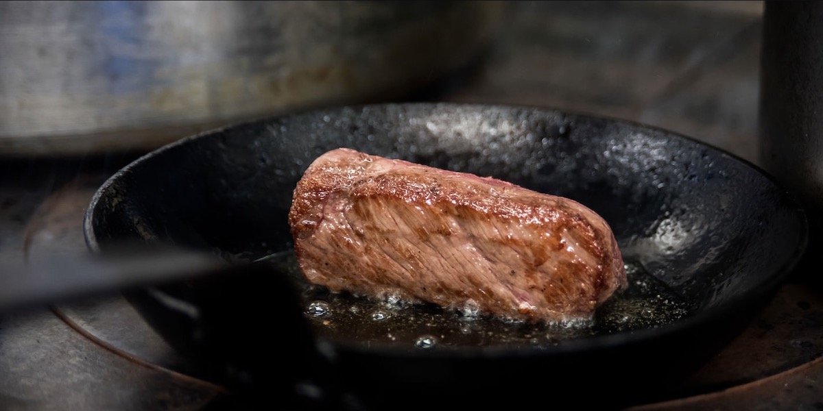 Linda: “Onze buren eisen dat we de ramen dichtdoen als we vlees bakken.”