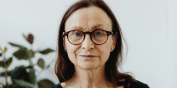 Carla (68): ‘Ik vind dat kerstverlichting in de straat verboden moet worden, het lijkt hier wel een kermis’