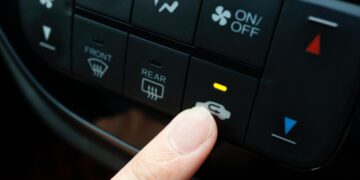 Let op: druk dit knopje in de auto niet te vaak in!