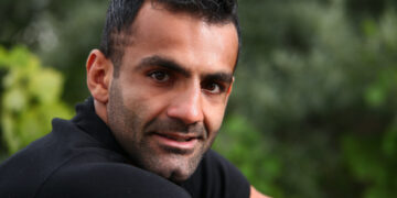 Deniz (40): “70-plussers moeten verplicht rijlessen volgen”