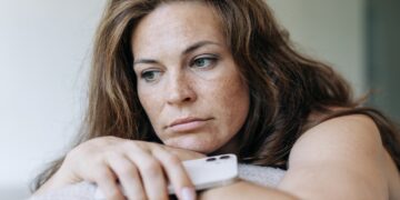 Maud (34): Mijn man en zijn ex-vriendin leiden een geheim leven samen, en nu twijfel ik of hij ooit echt voor mij koos