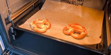 Waarom je voortaan zonder bakpapier zou moeten bakken