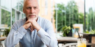 Ronald (52): “Ik ben gestopt met cadeautjes kopen voor mijn kleinkinderen, ze waarderen het toch niet.”