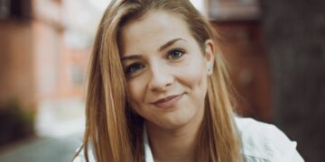 Sanna (22): “Ik val alleen op mannen die dure merkkleding dragen”