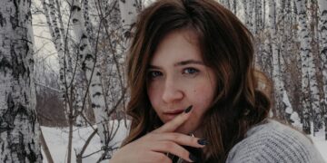 Margot (32): “Échte kerstbomen moeten verboden worden, koop maar een nepboom!”