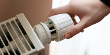 De verwarming lager zetten is gezond en wel om deze redenen!