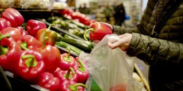 Eet deze groente -en fruitsoorten niet in de winter! (bespaar flink geld)