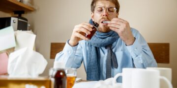 Dit zijn de beste middeltjes die helpen tegen jouw vervelende hoestbuien