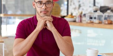 Jaap (29): Mijn ouders zijn rijk, maar ik zit in de schulden en krijg geen hulp van hen.