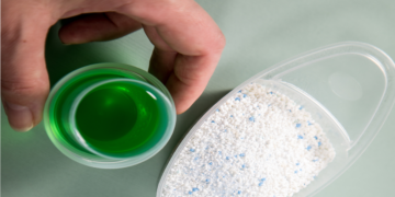 Vloeibaar wasmiddel of poeder: wat is de betere keuze?