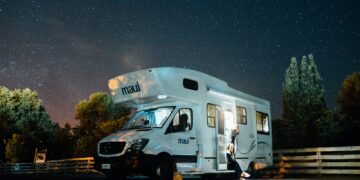 white Maul type-C motorhome