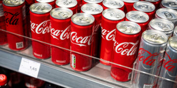 Dit is waarom Coca-Cola & Fanta heel anders smaakt in het buitenland!