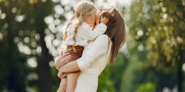Famke haar dochter wil een broertje of zusje. “Jammer voor d’r, ze blijft echt de enige”