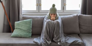 Rifka (38): ”Ik voel me niet welkom bij m’n broer. Hij zet de verwarming te laag.”