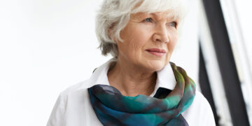 Marie (68): “Hij snauwt me af, maar om op mijn leeftijd nog scheiden…”