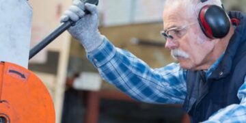 Werken als gepensioneerde: hoeveel mag je eigenlijk bijverdienen in 2025?