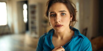 Priscilla (32): ”Ik verdien meer dan mijn vriend en daar is hij woest over.”