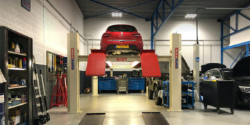 Dit is waarom de kwaliteit van nieuwe auto’s zo extreem laag is op dit moment