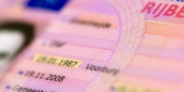 Aangehouden maar geen rijbewijs mee: dit is wat je het beste kunt doen om een boete te voorkomen