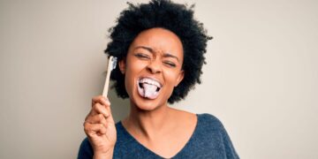 Feit of fabel: wel of niet je tong poetsen?