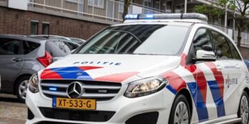 Heftig! Deze Nederlandse artiest opgepakt nadat hij probeerde een undercover agent neer te steken