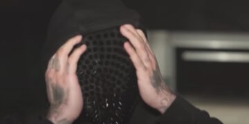 ZIEN: Tim Hofman aangevallen door déze bekende Temptation Island-verleider tijdens heftige confrontatie!