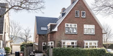 Een kijkje in Elise Schaap haar miljoenenvilla (en die staat nu te koop)
