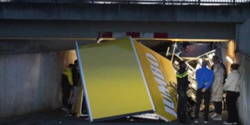 Jumbo-bezorger veroorzaakt flinke ravage