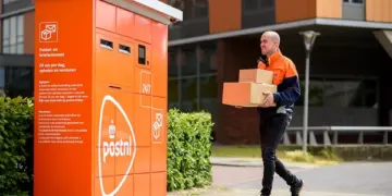 Niet thuis bij bezorgen van pakketje? Zo hoog kan de boete worden