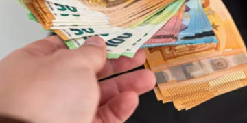 Betaal je jouw klusjesman of thuiskapper contant? Dit is waarom je dat misschien beter niet kunt doen