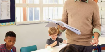 Wat verdient een leraar in het basisonderwijs eigenlijk? Het zit anders dan veel mensen denken