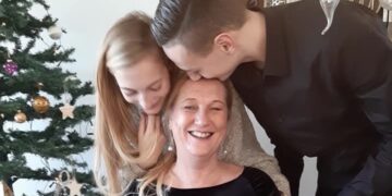 Heftige update over tweelingbroer van S10: ‘Als zijn brein zijn hart gaat uitzetten gaan ze niet reanimeren’