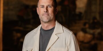 Nieuwe MAFS-expert krijgt flinke kritiek na onverwachte blunder op bruiloft: ‘Verschrikkelijk dit’